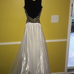 Prom dress! Black/white/sparkles!